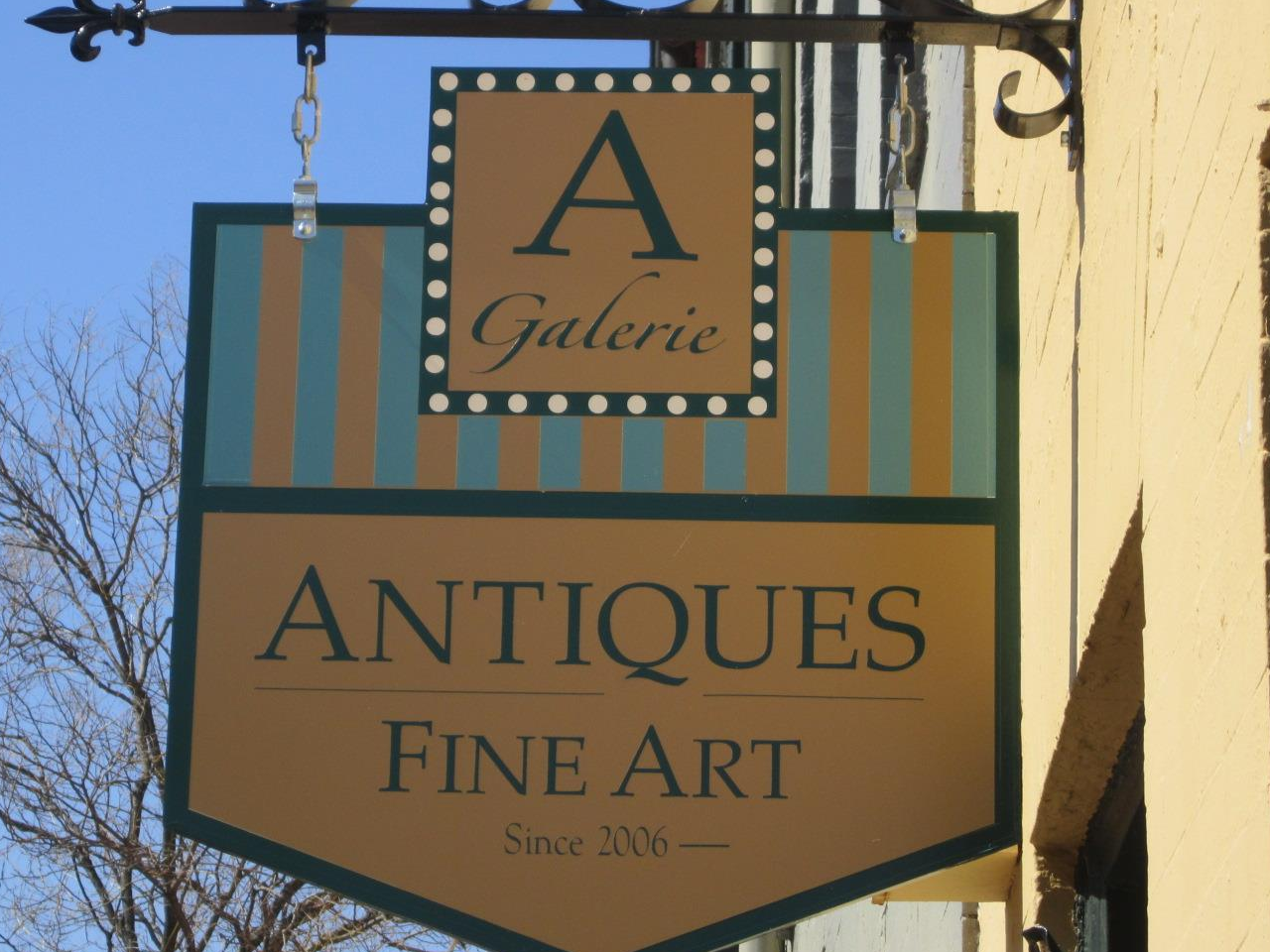 A Galerie Antiques, Art, and Collectibles