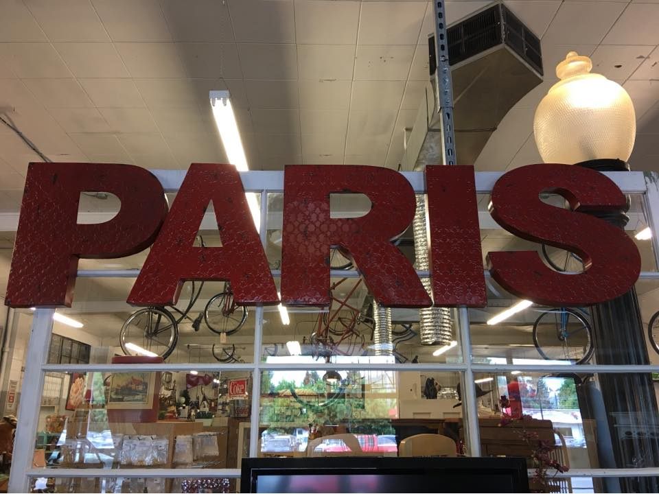 Paris Flea Market - Paris & Co.