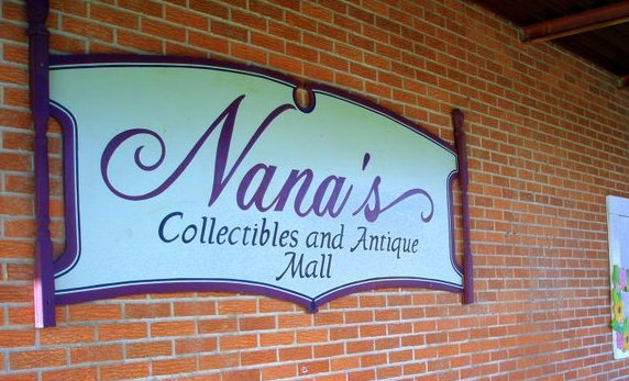 Nana's Collectibles and Antique Mall